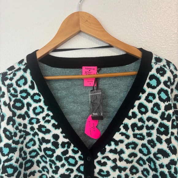 Torrid x Betsey Johnson Leopard Print Crop Cardigan | Size 1 (14–16) XL - Picture 3 of 13